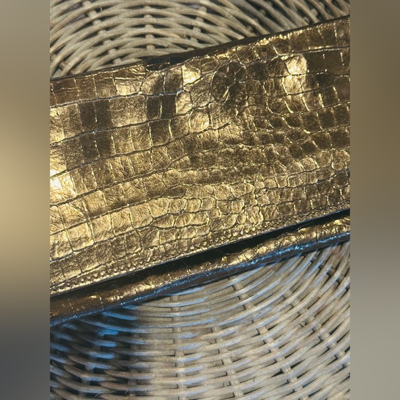 Vintage 80s 90s Nordstrom Genuine Leather Metallic Embossed Clutch Made In Italy - Picture 3 of 11